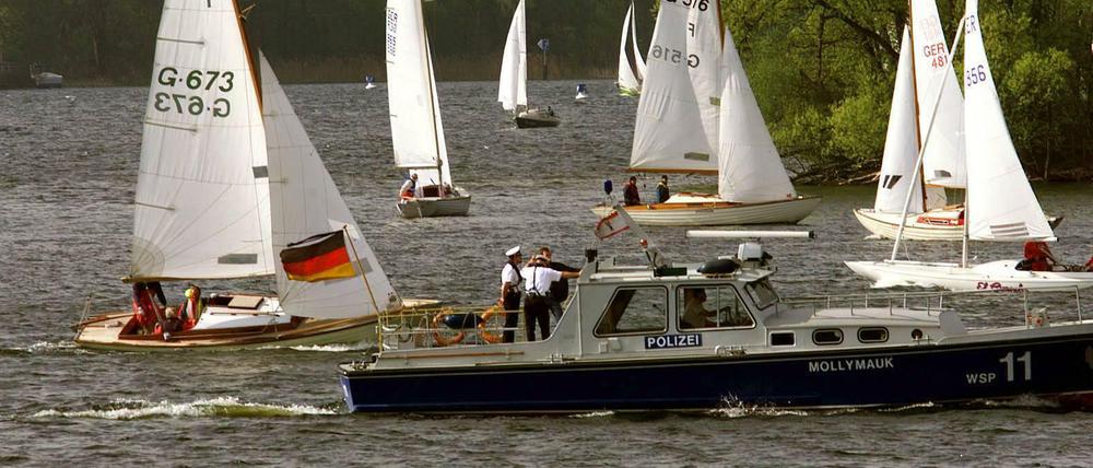 "Wir werden als Slalomstangen benutzt": Frust der Wassersportler auf der Havel.