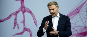 Christian Lindner, Bundesvorsitzender der FDP, spricht beim Bundesparteitag der Freien Demokraten (FDP) in Berlin. Foto: /dpa +++ dpa-Bildfunk +++