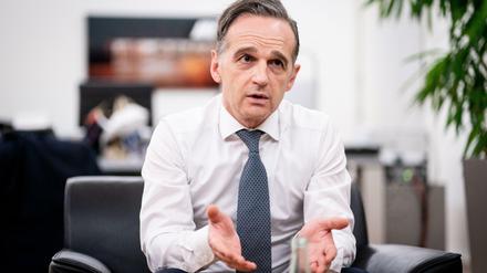 Maas erinnerte auch an die Betreiber von derzeit geschlossenen Restaurants, Kinos, Theater oder Museen. „Die haben ein Recht darauf, ihre Betriebe irgendwann wieder zu öffnen, wenn es dafür eine Möglichkeit gibt.