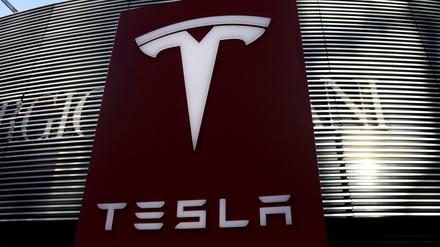 Logo von Tesla in Peking