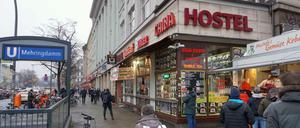 An der Ecke: Der Asia-Imbiss vor dem U-Bahnhof Mehringdamm, an dem sich der Übergriff zutrug.