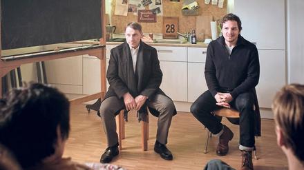 Ordentlich Arbeit. Einfach wird das nicht für die Kommissare Thorsten Lannert (Richy Müller, links) und Sebastian Bootz (Felix Klare), sie haben es bei ihren Befragungen gleich mit einem ganzen Kollektiv zu tun. 