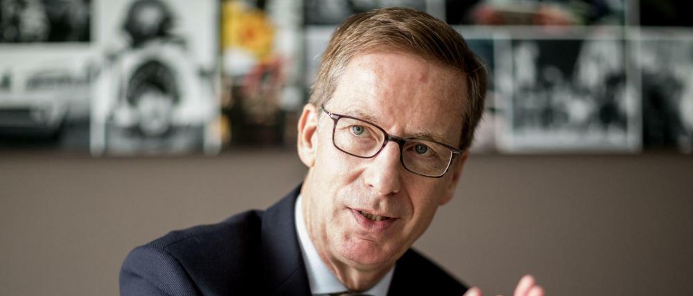 Michael Hüther spricht sich dafür aus, einen Weg aus dem Lockdown heraus zu skizzieren.