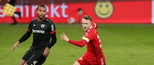 Blick nach vorne. Unions Offensivkraft Cedric Teuchert (rechts) schoss gegen Leverkusen (l. Jonathan Tah) das späte Siegtor, in Leipzig dürfte er am Mittwoch von Beginn an spielen. 