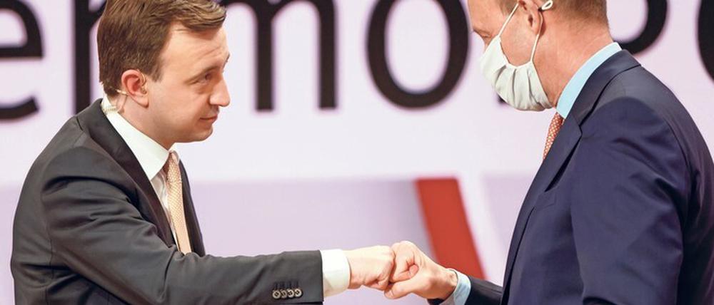 Friedrich Merz (r., hier mit CDU-Generalsekretär Paul Ziemiak) wandte sich mit einem Brief an die CDU-Mitglieder. 