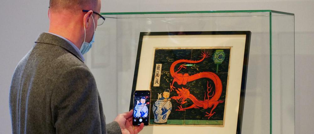 Die Originalzeichnung für das Cover von "Der blaue Lotos" vor der Auktion bei Artcurial in Paris.