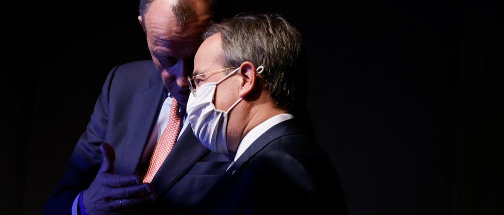 Armin, ich denk' an mich - Friedrich Merz und Armin Laschet hinter der Kulisse des Parteitags