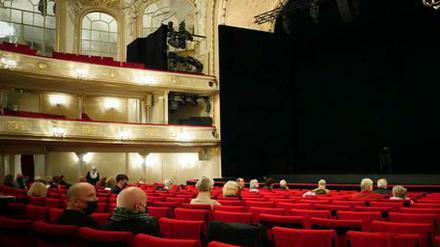 Über den Sommer durften die Theater immerhin mit geringerer Publikumsgröße öffnen.