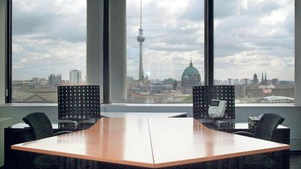 Pandemie und Shutdowns haben dem Berliner Büroimmobilienmarkt 2020 zugesetzt. Der Stabilität der Mieteinnahmen kommt eine entscheidende Rolle zu. Die höhere Risikoaversion der Investoren trifft auf steigende Risiken an den Nutzermärkten. 