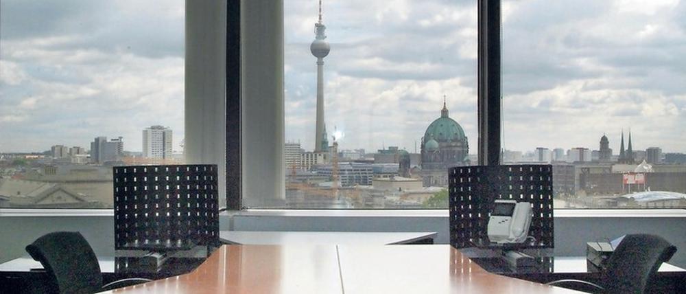 Pandemie und Shutdowns haben dem Berliner Büroimmobilienmarkt 2020 zugesetzt. Der Stabilität der Mieteinnahmen kommt eine entscheidende Rolle zu. Die höhere Risikoaversion der Investoren trifft auf steigende Risiken an den Nutzermärkten.
