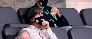 Nach monatelanger Zurückhaltung wollen Joachim Löw und seine Assistenten potenzielle EM-Kandidaten wieder in den Stadien sichten.