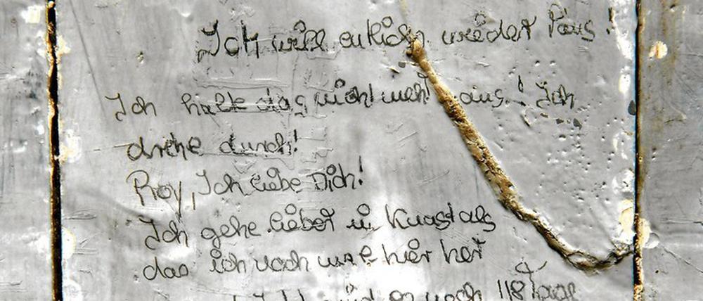 Außer Kritzeleien wie dieser im Jugendwerkhof Torgau gibt es kaum Informationen darüber, was Kinder in den Heimen der DDR ertragen mussten. Ein Forschungsprojekt lädt jetzt Betroffene dazu ein, vom Erlebten zu erzählen.