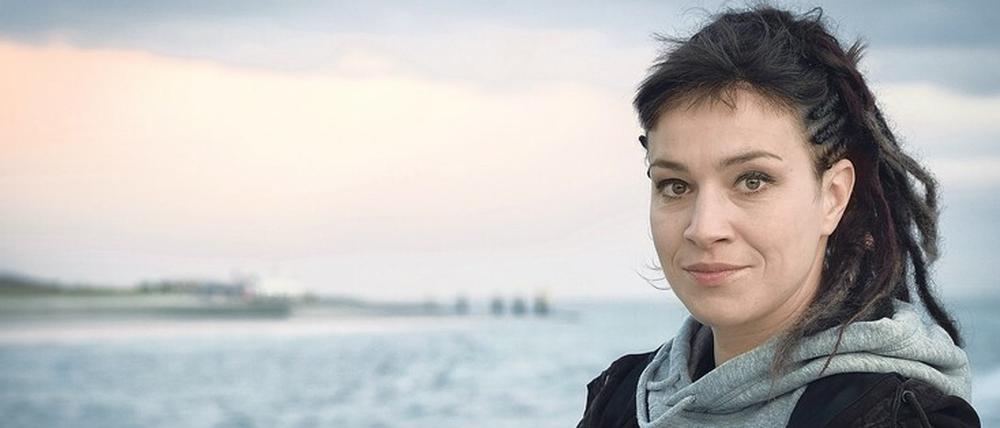 Was ist von der Journalistin Imke Leopold (Franziska Hartmann) zu halten? Da ist sich Thorsten Falke nicht so sicher.