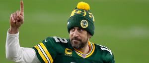 Quarterback Aaron Rodgers von den Green Bay Packers gestikuliert nach dem Spiel gegen die Los Angeles Rams (16.01.2021).