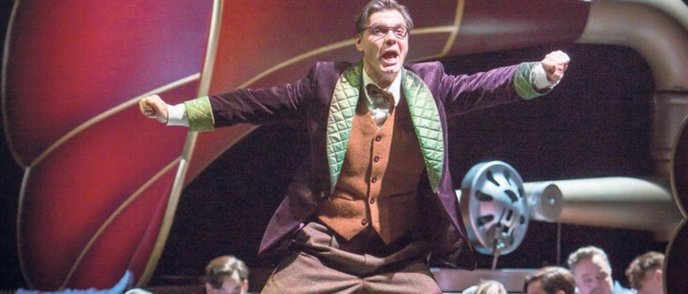 Märchen für Erwachsene. Andreas Homoki inszeniert 2015 an der Komischen Oper „My Fair Lady“ mit Katherine Mehrling als Eliza Doolittle.