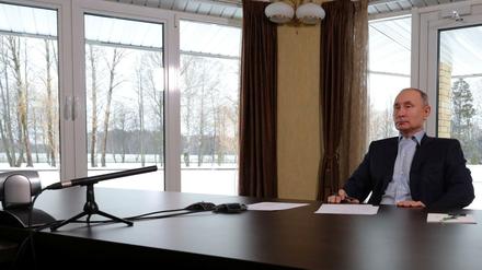 Der russische Präsident Wladimir Putin bei einer Videokonferenz mit Studierenden. 