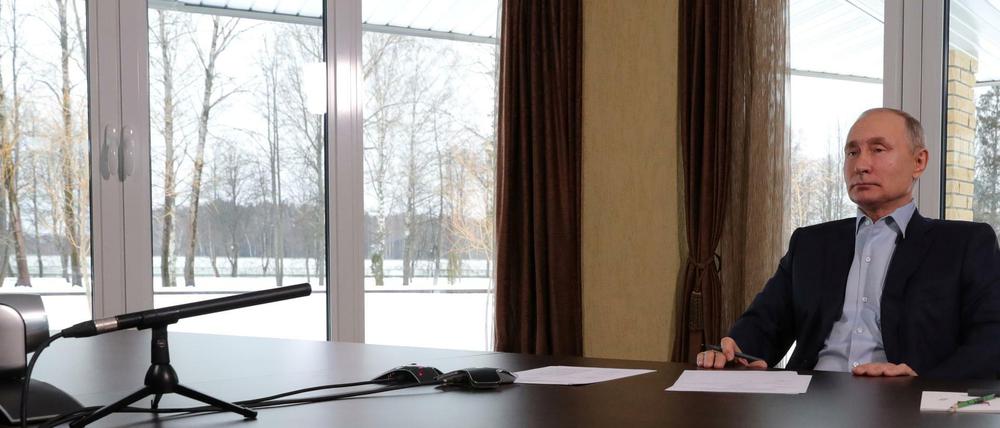 Der russische Präsident Wladimir Putin bei einer Videokonferenz mit Studierenden. 