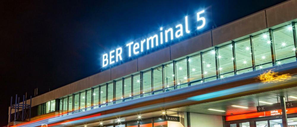 Vor der vorläufigen Schließung: Terminal 5, also der alte Flughafen Schönefeld, wird beim BER bald schon nicht gebraucht.
