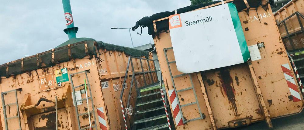 Und weg damit. Hier der Betriebshof am Bahnhof Spandau.