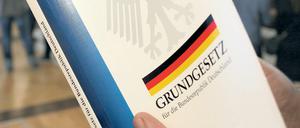 Das Grundgesetz soll einen ergänzten Artikel sechs bekommen. 