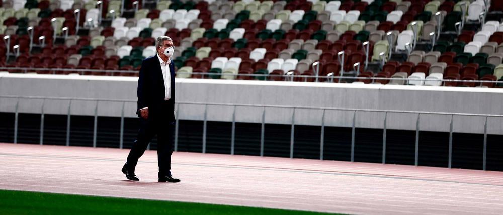 Der Chef des Internationalen Olympischen Komitee (IOC), Thomas Bach, spricht sich für Sommerspiele in Tokio aus.