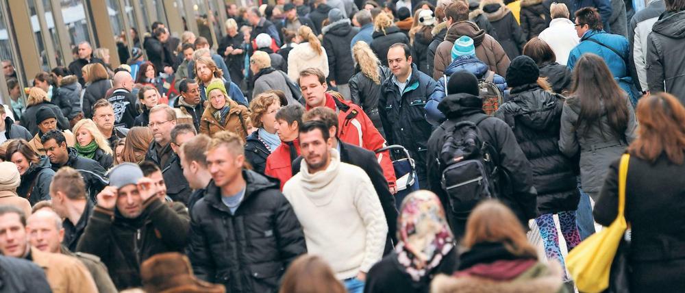 Endlich mal wieder so richtig unbeschwert Shoppen. Viele können es kaum erwarten. Doch wenn es zu Lockerungen kommt, dann erstmal bei den Schulen. 