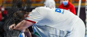 Nach der Niederlage gegen Spaniens Mannschaft war auch die Enttäuschung bei Johannes Golla groß.