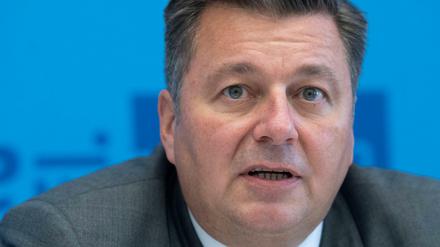 In Sorge um die Cybersicherheit. Innensenator Andreas Geisel (SPD) drängt die Berliner Verkehrsbetriebe, den Streit mit dem Bundesamt für Sicherheit in der Informationstechnik zu beenden.