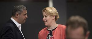 Raed Saleh und Franziska Giffey bei einem Parteitag der Berliner SPD.