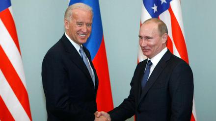 Eine Begegnung aus dem Jahr 2011: Joe Biden und Wladimir Putin.