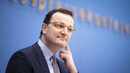 Jens Spahn will lieber nicht mit Fingern zeigen