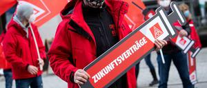 Um Einfluss zu haben auf die Transformation der Betriebe will die IG Metall so genannte Zukunftstarifverträge abschließen.