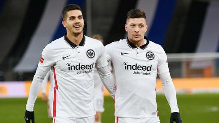 Gefährliches Sturmduo: Luka Jovic (rechts) von Eintracht Frankfurt jubelt nach seinem Tor zum 1:5 gegen DSC Arminia Bielefeld am 18. Spieltag zusammen mit Andre Silva, der zuvor zweimal traf und mit 14 Toren derzeit zweitbester Torschütze der Bundesliga hinter Robert Lewandowski ist. Werden die beiden am Samstag (15.30 Uhr) zuhause gegen Hertha wieder treffen?