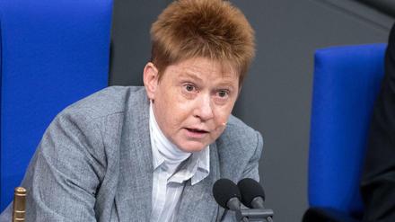 Die Linken-Politikerin Petra Pau bei einer Sitzung des Bundestags.