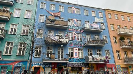 Das teilbesetzte Haus in der Rigaer Straße 94 in Berlin-Friedrichshain.