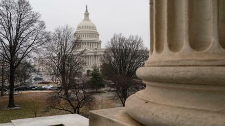 Mit Winkelmaß und Kelle. Die Grundsteinlegung des Kapitols in Washington besorgte Präsident George Washington, ein Großmeister der Freimaurer.