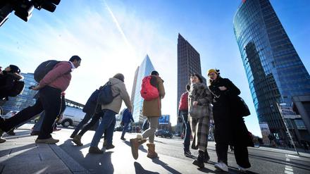 Fußgänger sollen es in Berlin künftig leichter haben.