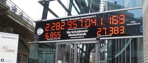 Die Schuldenuhr beim Bund der Steuerzahler zeigt an, wie stark der Staat im Minus ist (hier der Stand von Anfang Januar).