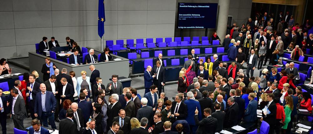 Namentliche Abstimmung im Bundestag.