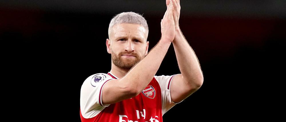 Spektakulärer Spielertausch: Schalke 04 verpflichtet Shkodran Mustafi vom FC Arsenal. 