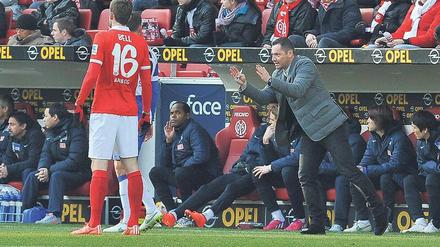 Neuer Look. Für sein Bundesligadebüt als Cheftrainer hatte sich Pal Dardai vor sechs Jahren in Schale geschmissen.