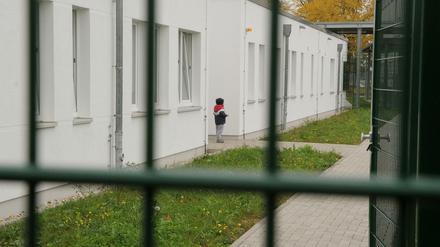 Schlechte Voraussetzungen für Homeschooling: Geflüchtete Familien wohnen in Berliner Notunterkünften meist auf engstem Raum.