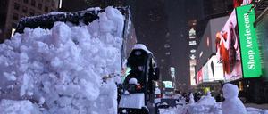 Mehr als 40 Zentimeter hoch ist der Schnee in New York bereits. Es könnte noch historisch viel mehr werden.