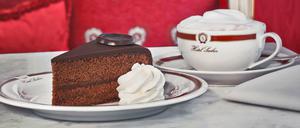 Gibt es jetzt auch für Zuhause: die Original Sacher-Torte aus dem gleichnamigen Hotel in Wien.