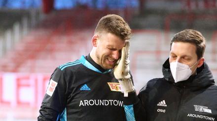 Torwart Andreas Luthe musste gegen Gladbach mit Schwindelgefühlen ausgewechselt werden.