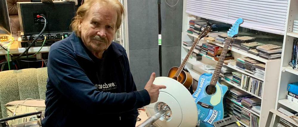 Bruchbude. Zwischen Frank Zander, der am Donnerstag 79 Jahre alt wird, und seinem Vermieter sind die Fronten verhärtet.