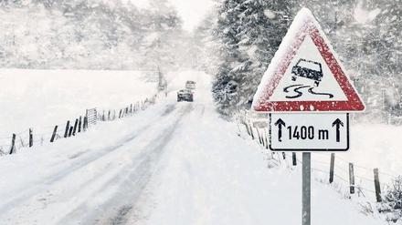 Zwischen Kalt- und Warmluft kann es zu starkem Schneefall kommen.