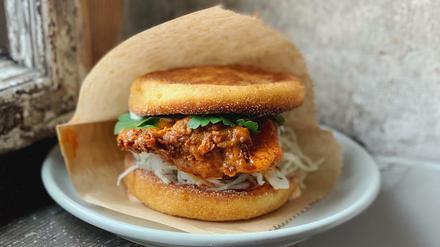 Krass kross: das Buffalo Fried Chicken Sandwich vom Café Annelies am Görlitzer Park. 