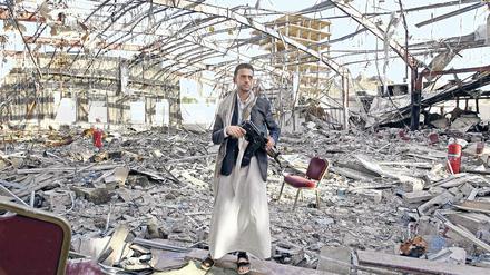 Seit 2015 bombardiert eine von Saudi-Arabien angeführte Militärkoalition den Jemen, um die aufständischen Huthis zum Aufgeben zu bewegen. 