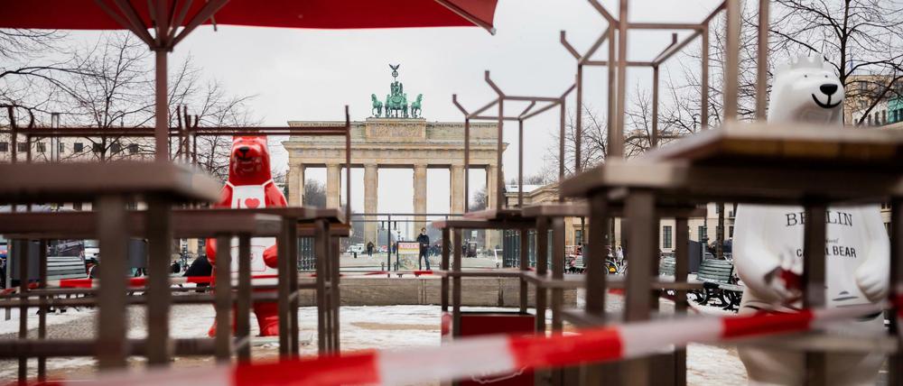 Vorerst dürfen Restaurants nur Speisen und Getränke zum Mitnehmen anbieten.